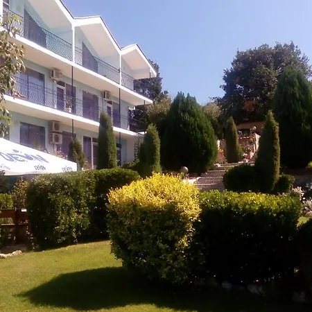 синя иглика *